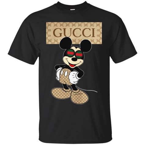 Playeras y jerséis de Gucci .